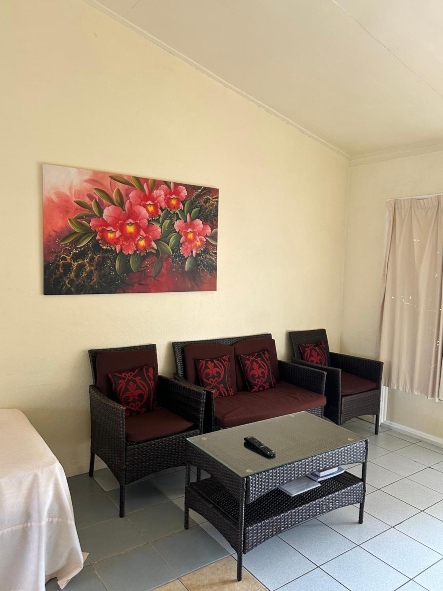 Kiikii Inn & Suites Rarotonga Exterior photo